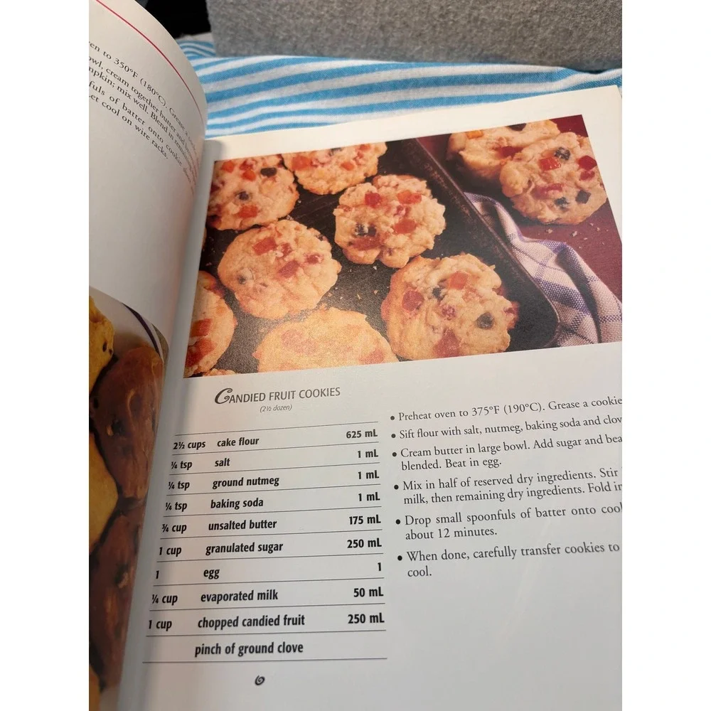 The Ultimate Cookie Book, co-authored by Josée Robitaille and Arlene Gryfe